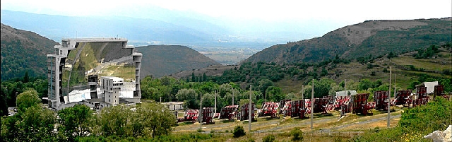 The-Solar-Furnace-at-Odeillo-in-the-Pyrenees-Orientales-in-France-image-on-wikipedia.jpg